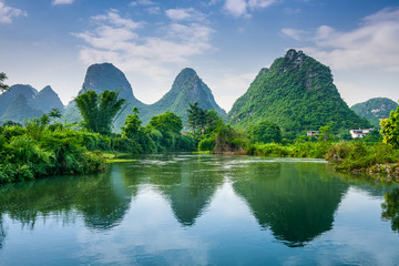 贵州黄果树瀑布天气：(贵州黄果树瀑布天气40天)